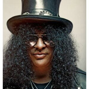 ''Guns and Roses'' Mus-82.