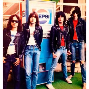 Ramones, Mus-837